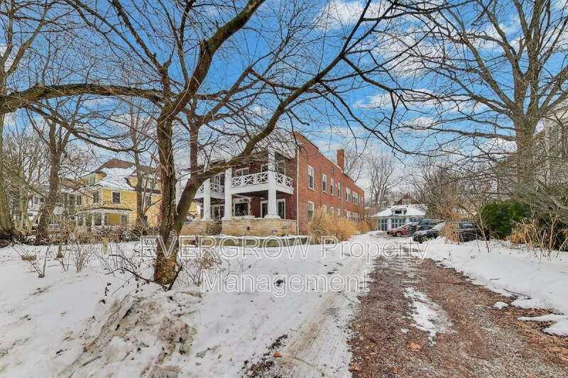 945 Woodruff Place Middle Dr #4 - Photo 5 of 34