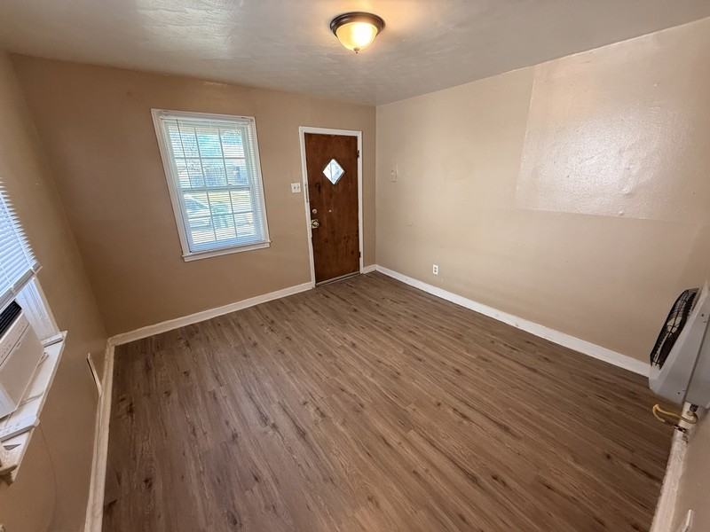 1567 Harrison St - Photo 5 of 10