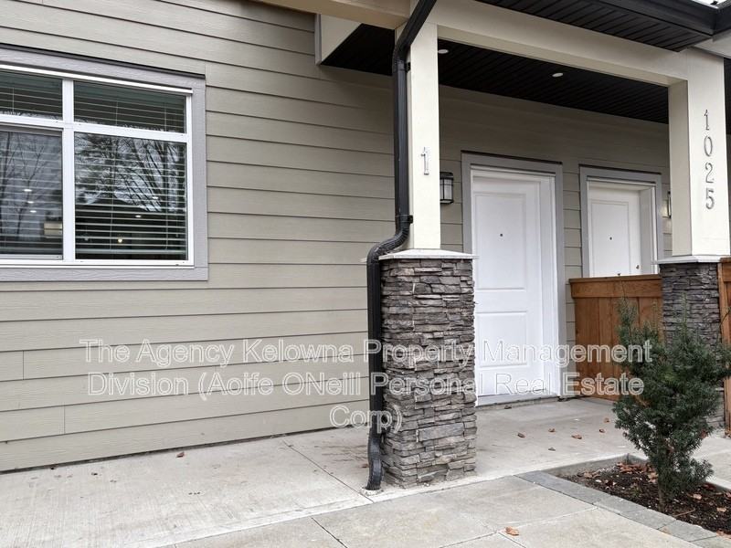 1025 Stockwell Ave #1 - Photo 3 of 28