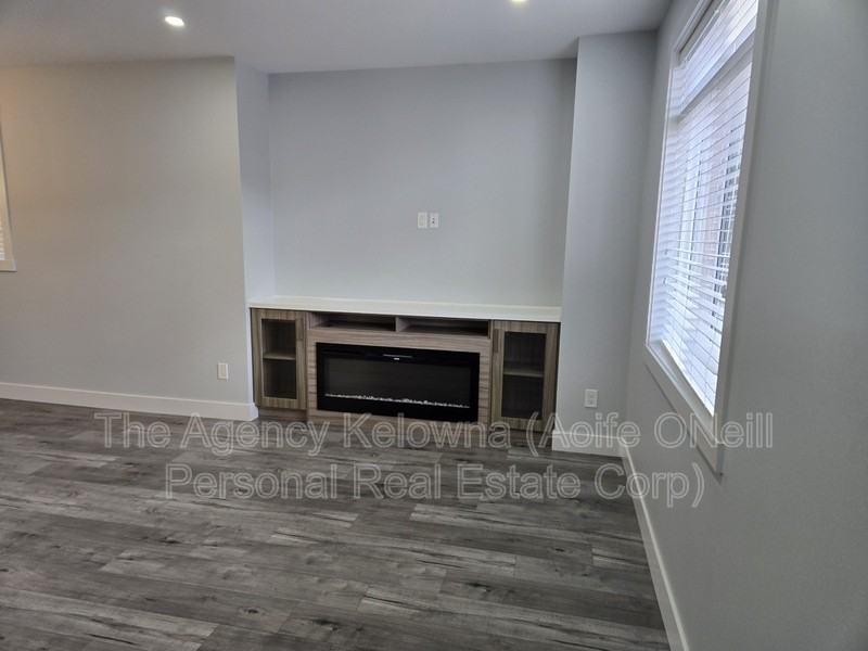 834 Cadder Ave #2 - Photo 3 of 23