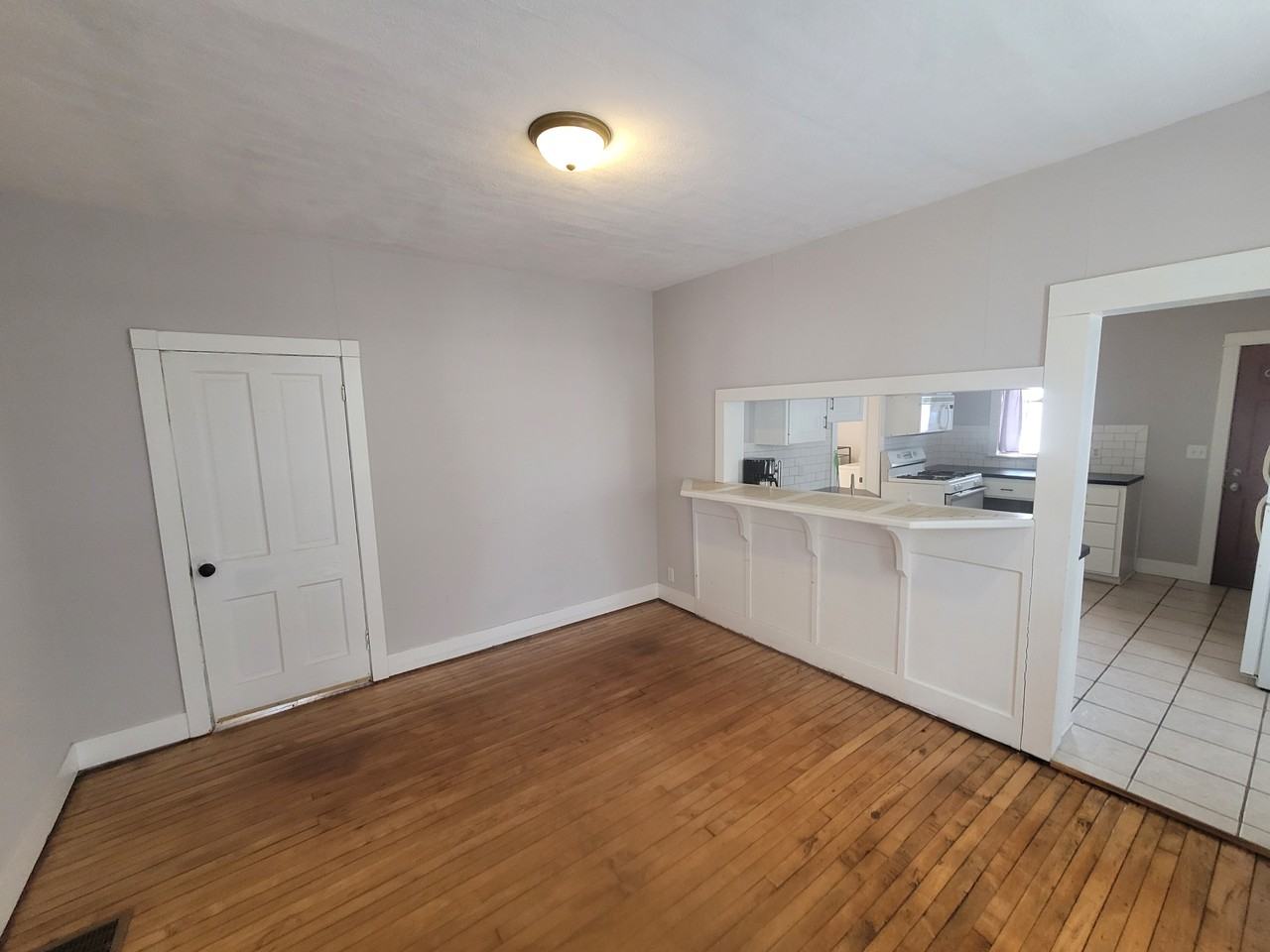 125 E 15th St - Photo 5 of 15