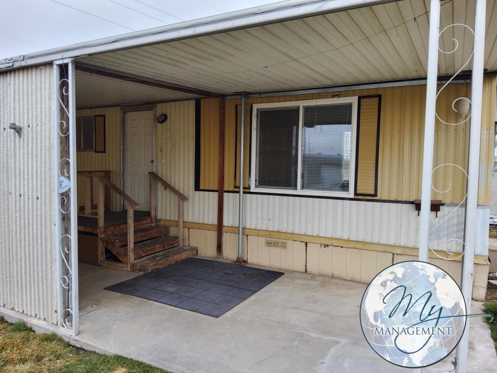 1607 1/2 Lindy Ln - Photo 2 of 3