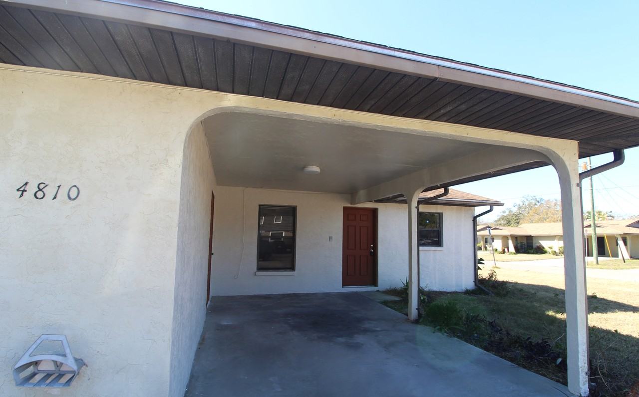 4810 27th St W - Photo 2 of 13