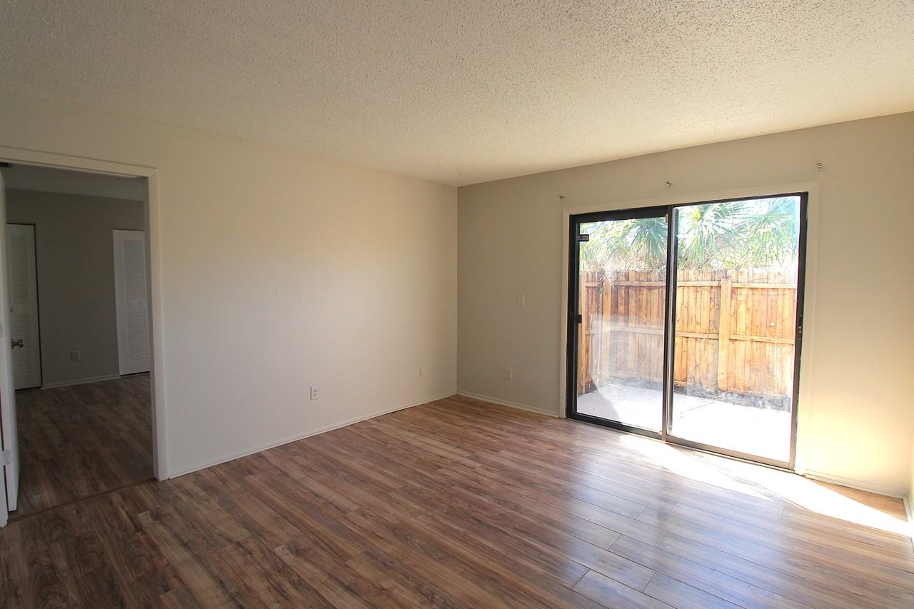 4810 27th St W - Photo 7 of 13