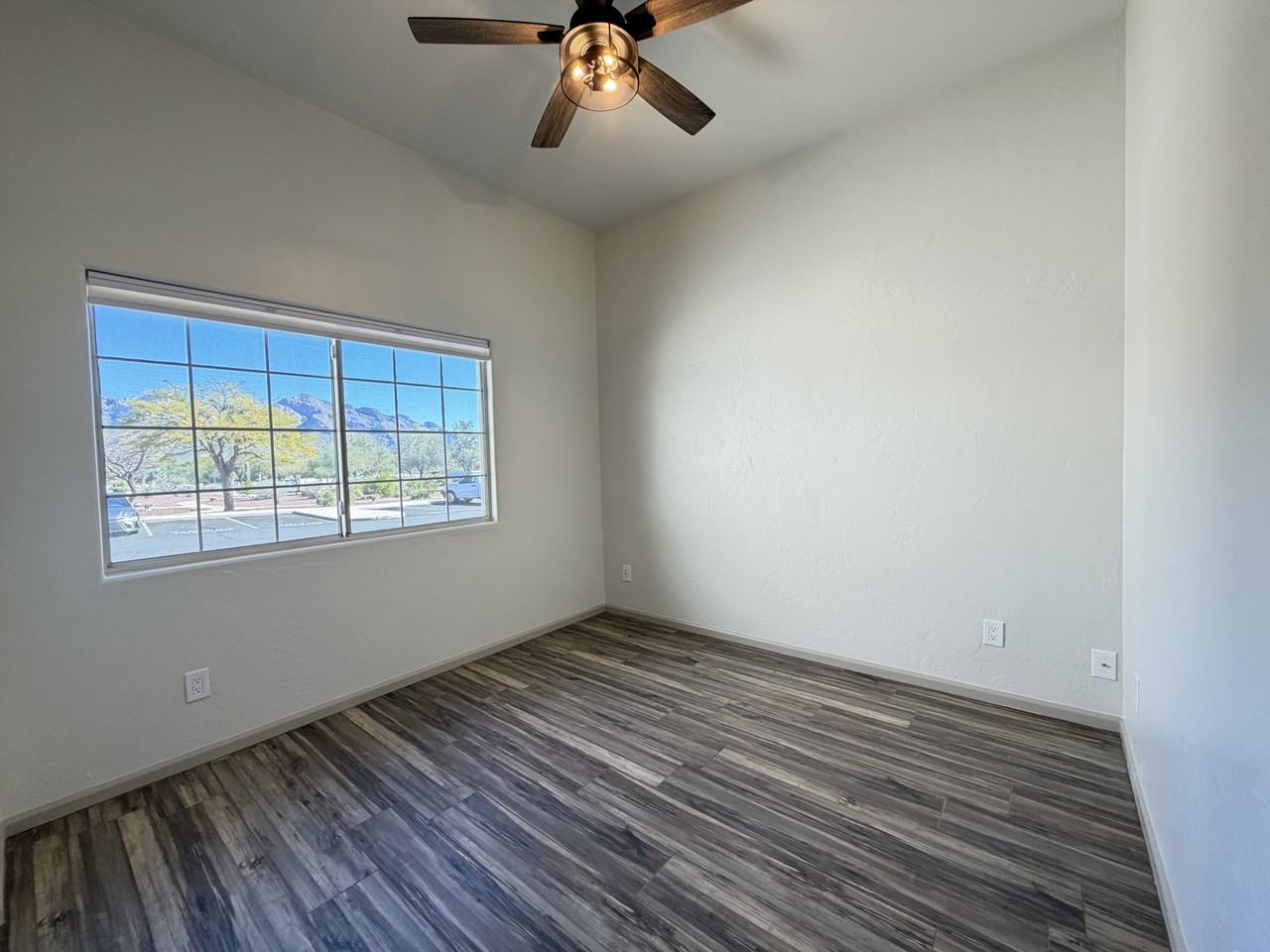 11065 N Lapis Ct - Photo 6 of 29