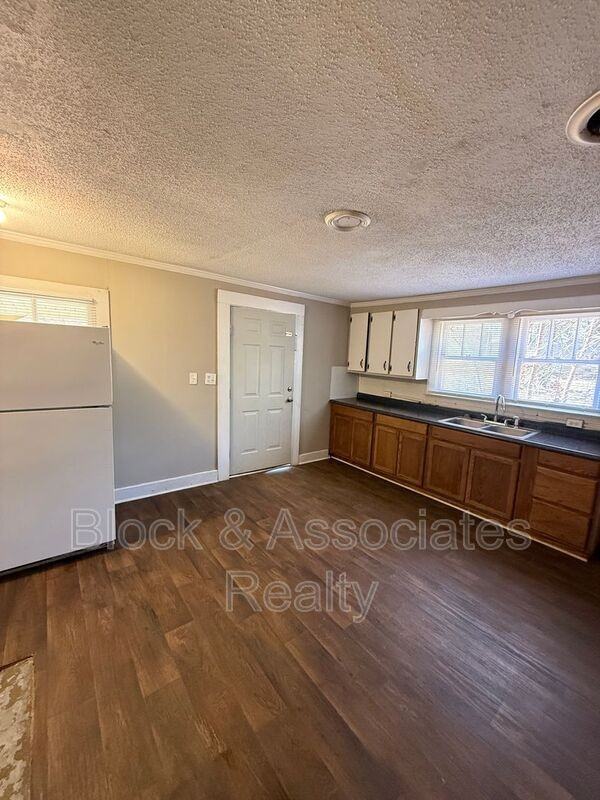 210 Chaney Rd - Photo 3 of 7