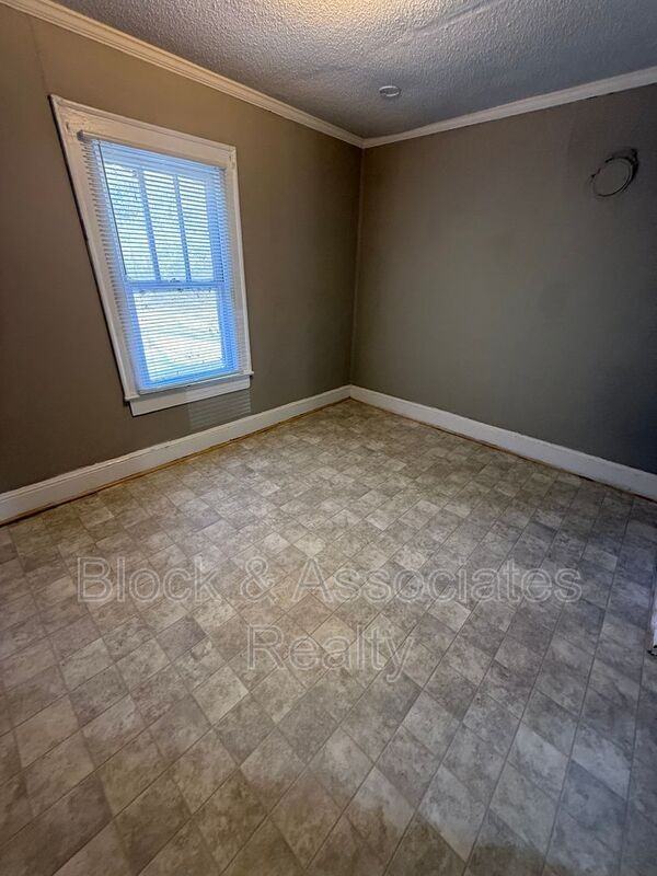 210 Chaney Rd - Photo 6 of 7