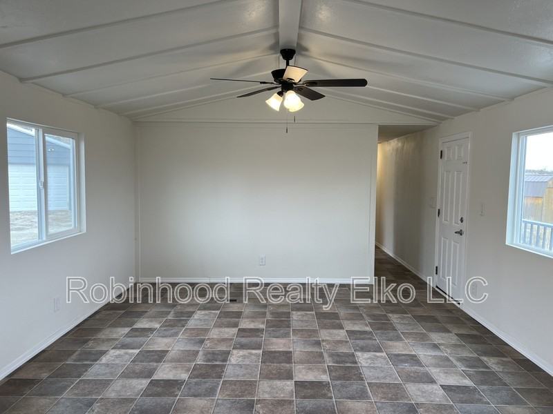 563 Brent Dr - Photo 7 of 29