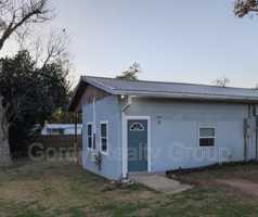 featured image of 2807B Bertram St