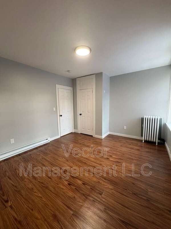 1476 Chapel St - Photo 7 of 10