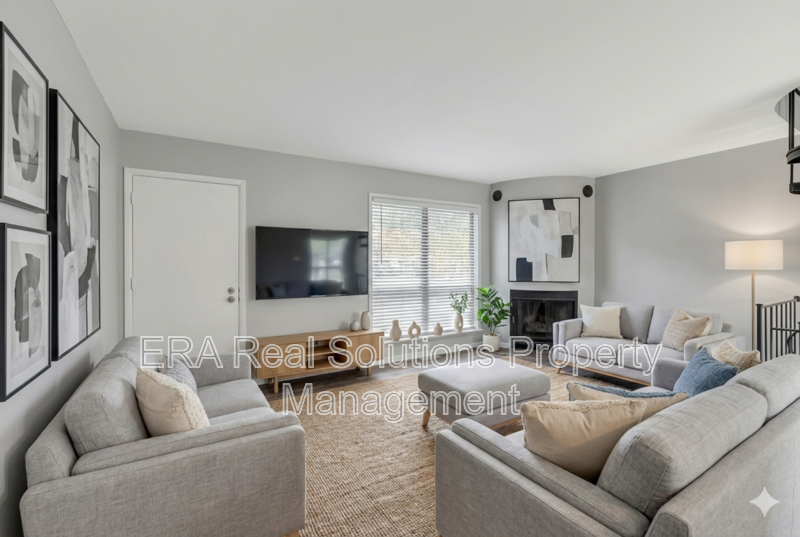 2410 Grandview Ave - Photo 2 of 33