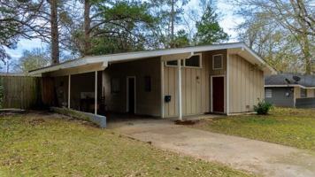 featured image of 338 Queen Catherine Ln