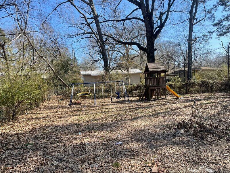 3432 Rosemary Ave - Photo 2 of 3