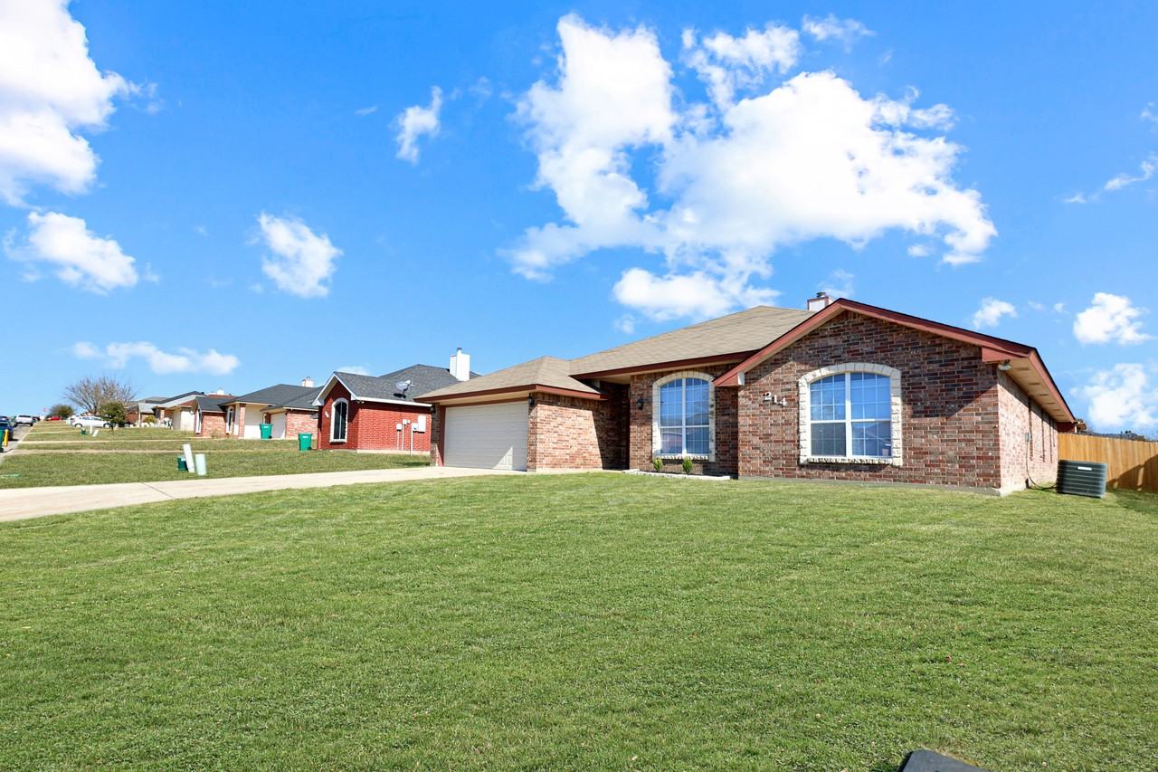 214 Cedar Ridge Dr - Photo 2 of 23