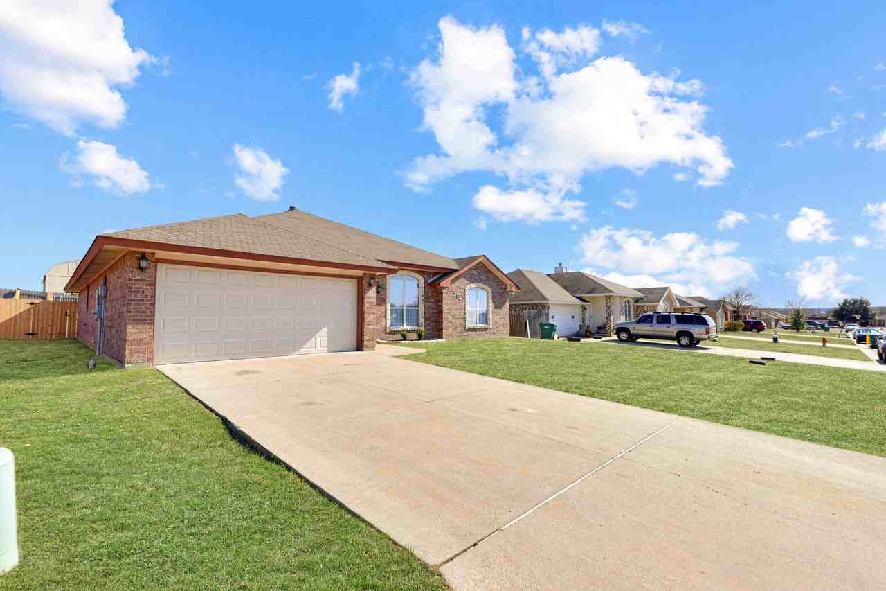 214 Cedar Ridge Dr - Photo 3 of 23