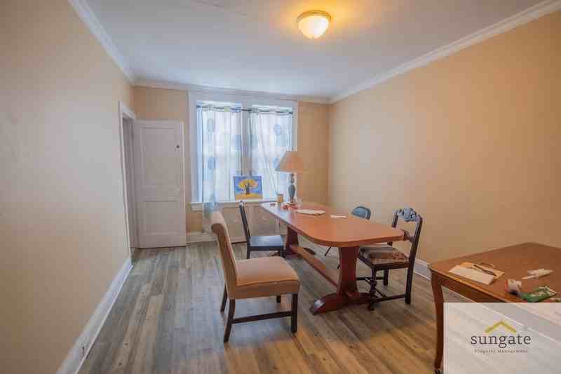 213 E 33rd St - Photo 5 of 26