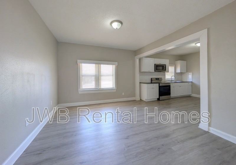 2253 W 10th St - Photo 5 of 16