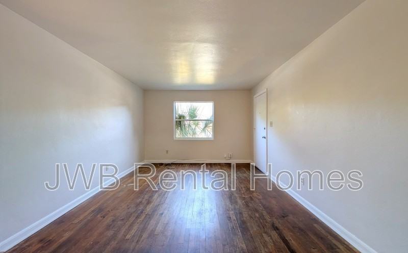 3126 Belden St #2 - Photo 6 of 14