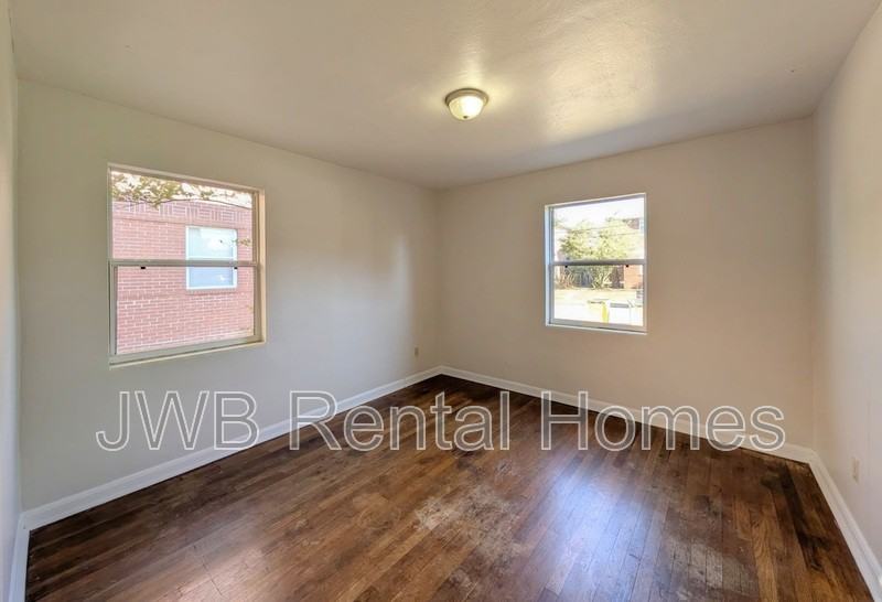 3126 Belden St #2 - Photo 7 of 14