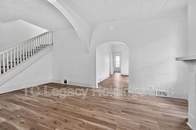 1409 Hamill Ave - Photo 2 of 30