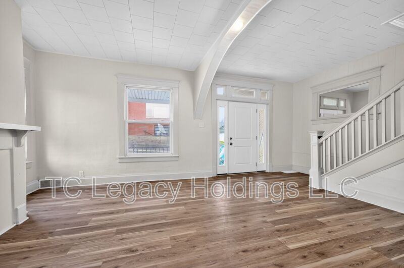 1409 Hamill Ave - Photo 3 of 30