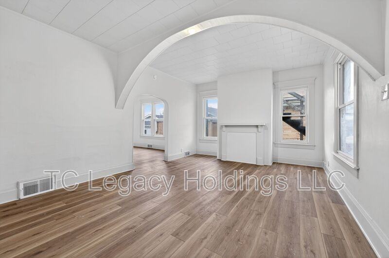 1409 Hamill Ave - Photo 7 of 30