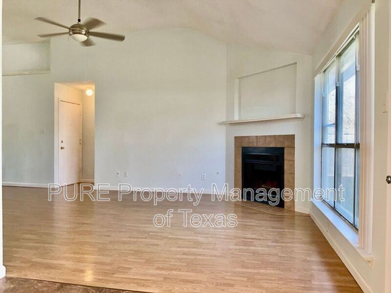 606 Eaglecreek Dr - Photo 5 of 25