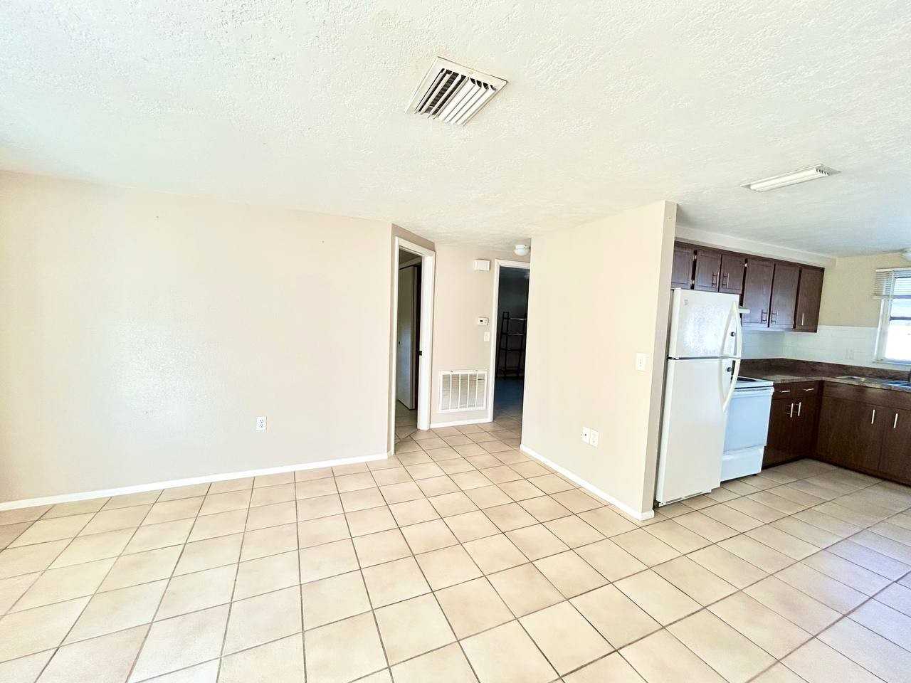 5805 Delaware Ave - Photo 4 of 12