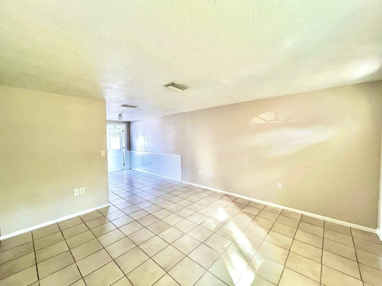 5805 Delaware Ave - Photo 7 of 12