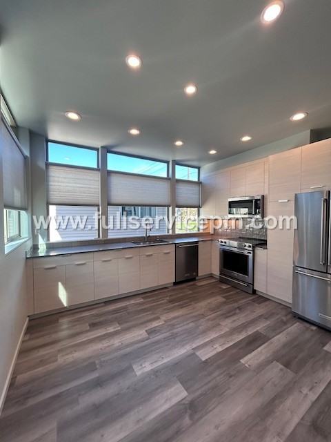 5255 Fauntleroy Way Sw - Photo 3 of 29