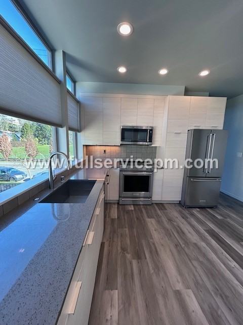 5255 Fauntleroy Way Sw - Photo 4 of 29