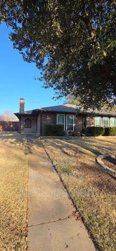 1210 Fairhaven Dr - Photo 3 of 30