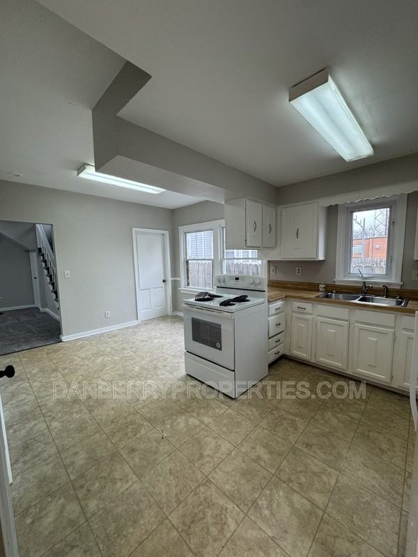 929 Tiffin Ave - Photo 4 of 18