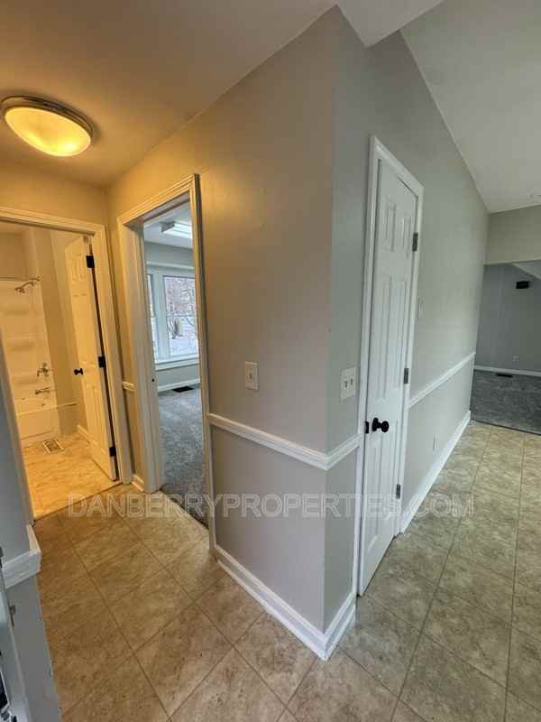 929 Tiffin Ave - Photo 5 of 18