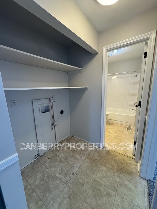 929 Tiffin Ave - Photo 6 of 18