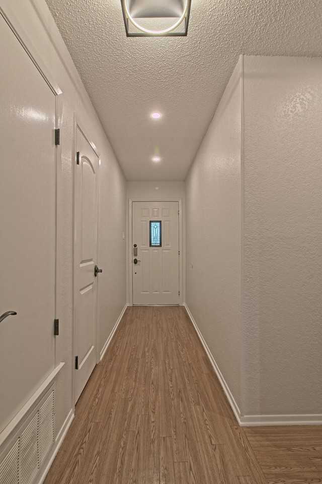 909 Garden Meadow Dr - Photo 4 of 32