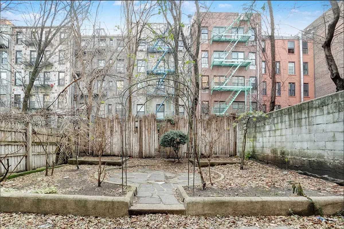 154 E 7Th St - Photo 7 of 7