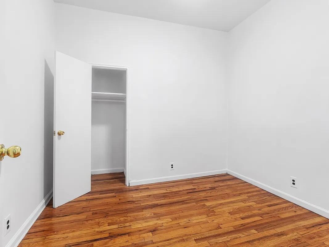 6606 70Th St - Photo 5 of 6