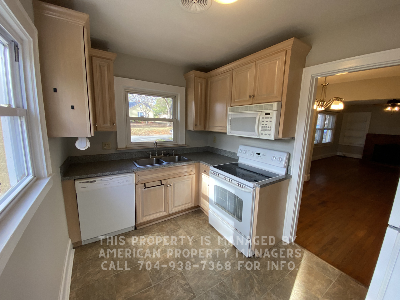 733 Ideal Dr Se - Photo 3 of 12