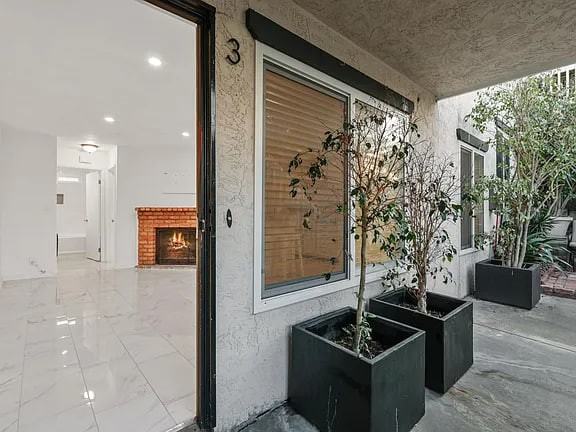 4185 Louisiana St - Photo 2 of 10