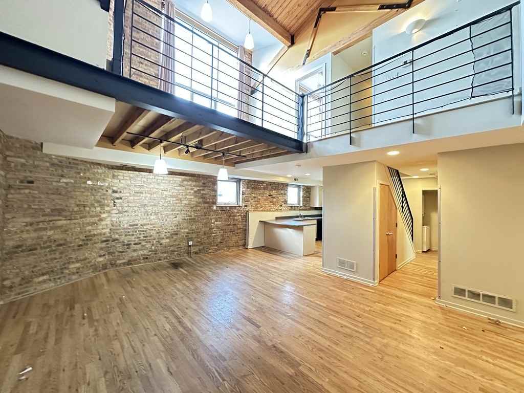 933 W Irving Park Rd #C - Photo 5 of 21