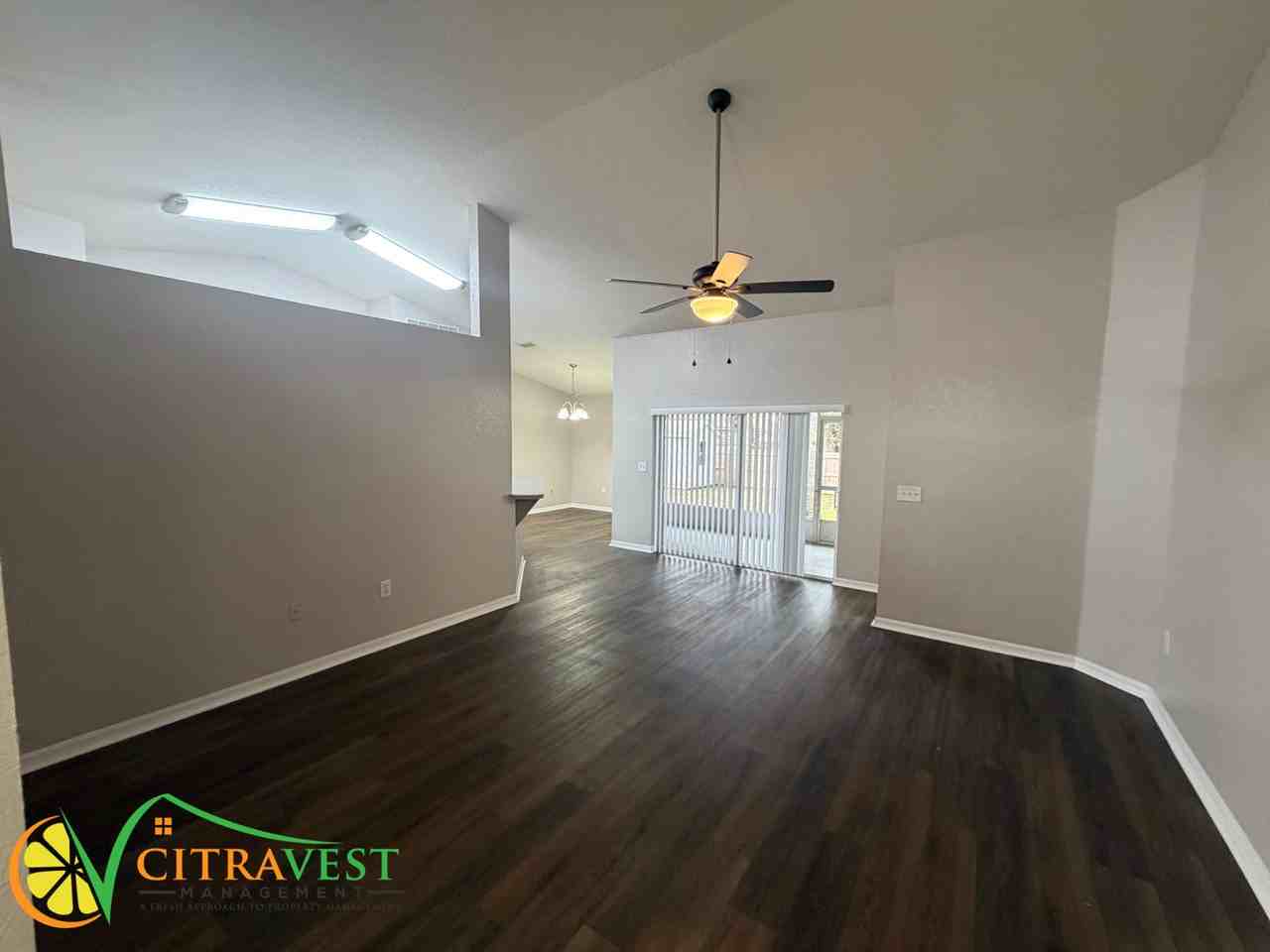 5813 Driftwood Dr - Photo 2 of 13