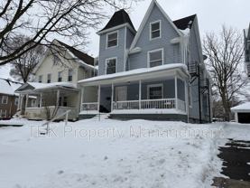 195 Parsells Ave #UP - Photo 1 of 1