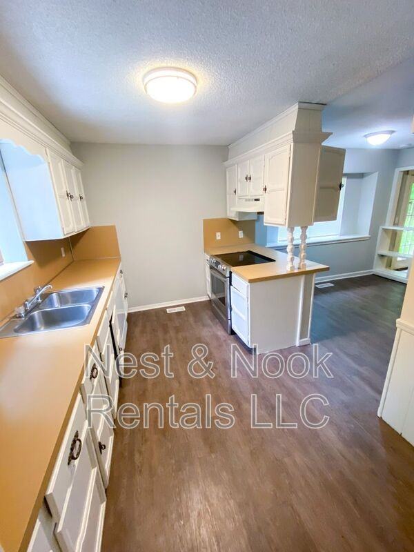 13809 E 27th Pl - Photo 4 of 14