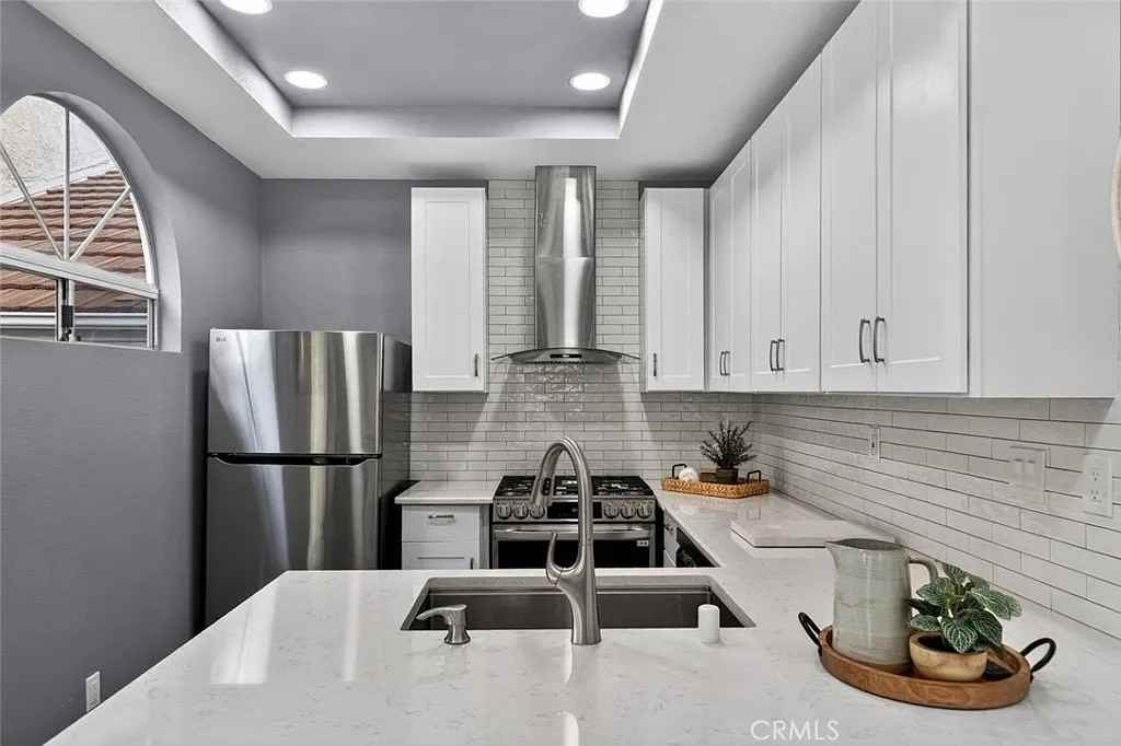 25081 Leucadia St #F - Photo 2 of 7