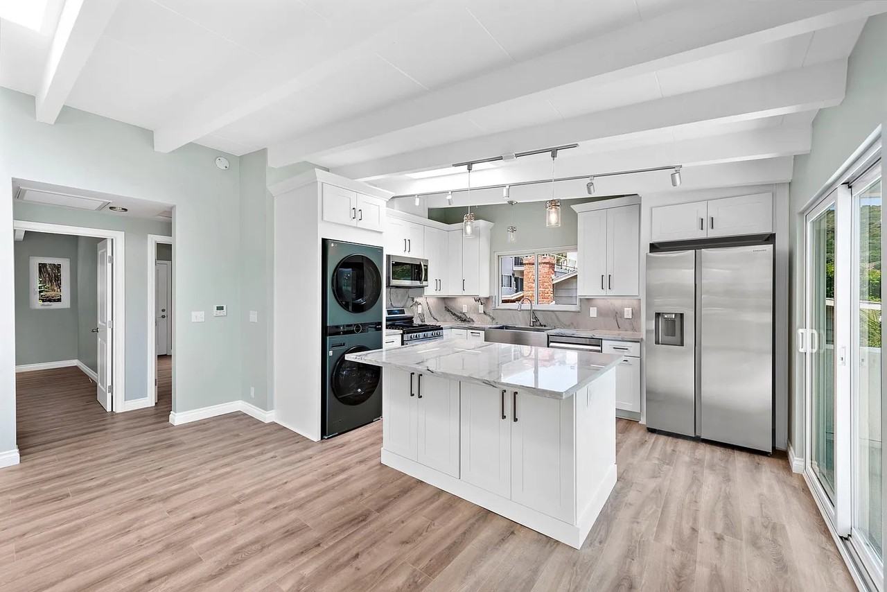 1435 Bluebird Canyon Dr - Photo 3 of 7