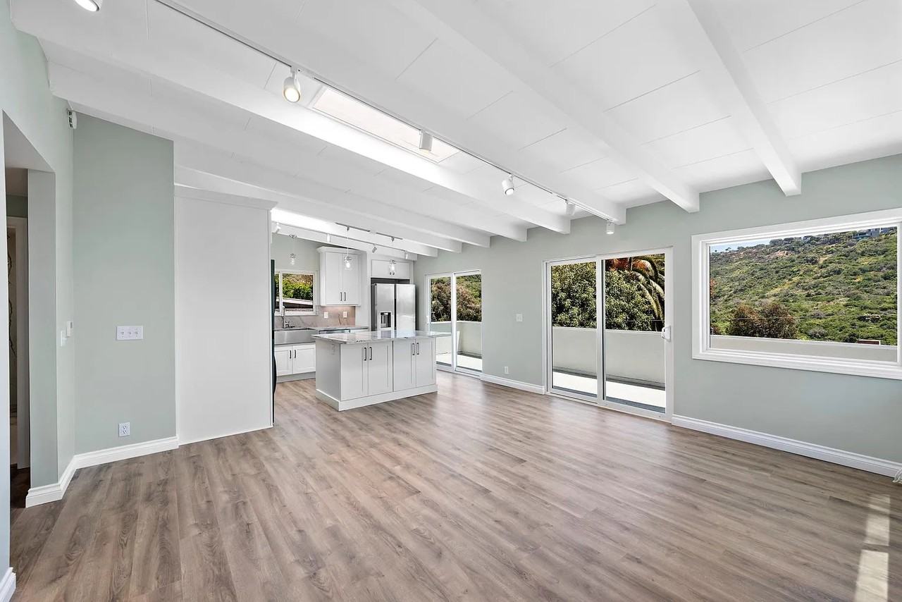 1435 Bluebird Canyon Dr - Photo 5 of 7