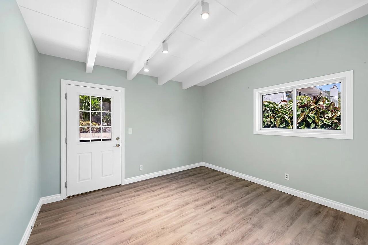 1435 Bluebird Canyon Dr - Photo 7 of 7