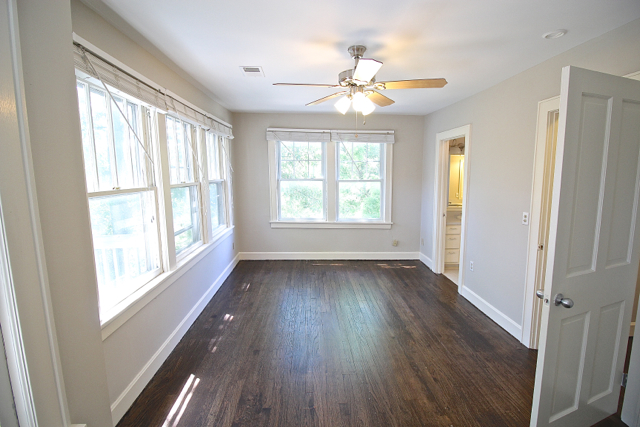 1115 W 49th St | West Plaza Tudor - Photo 2 of 50