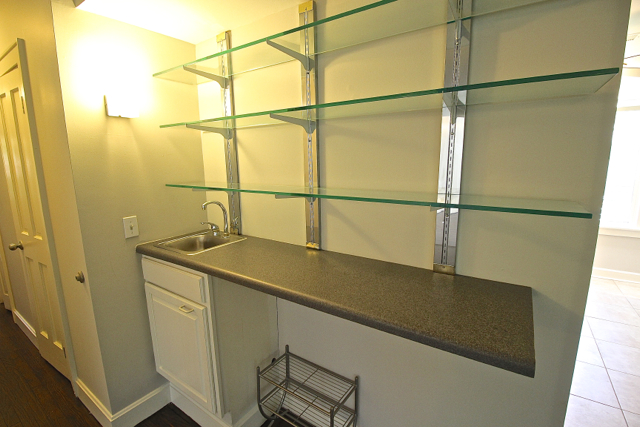 1115 W 49th St | West Plaza Tudor - Photo 3 of 50